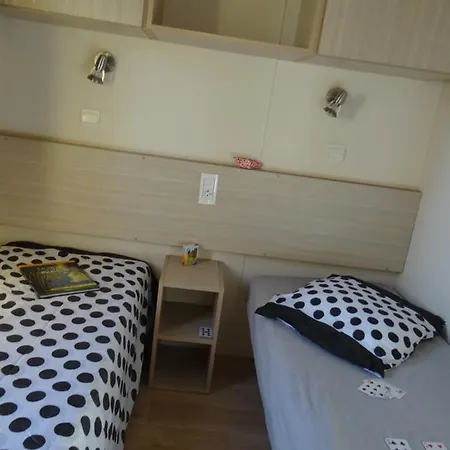 Au 120 Grand Mobilhome Clim Apartment Port-la-Nouvelle
